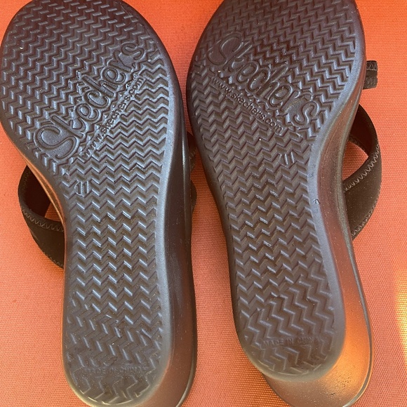 Sketchers Classic BLACK Wedge Sandals (NWOT) - Picture 2 of 8